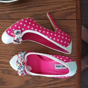Hot pink polka dotted heels, 8.5, by Not Rated